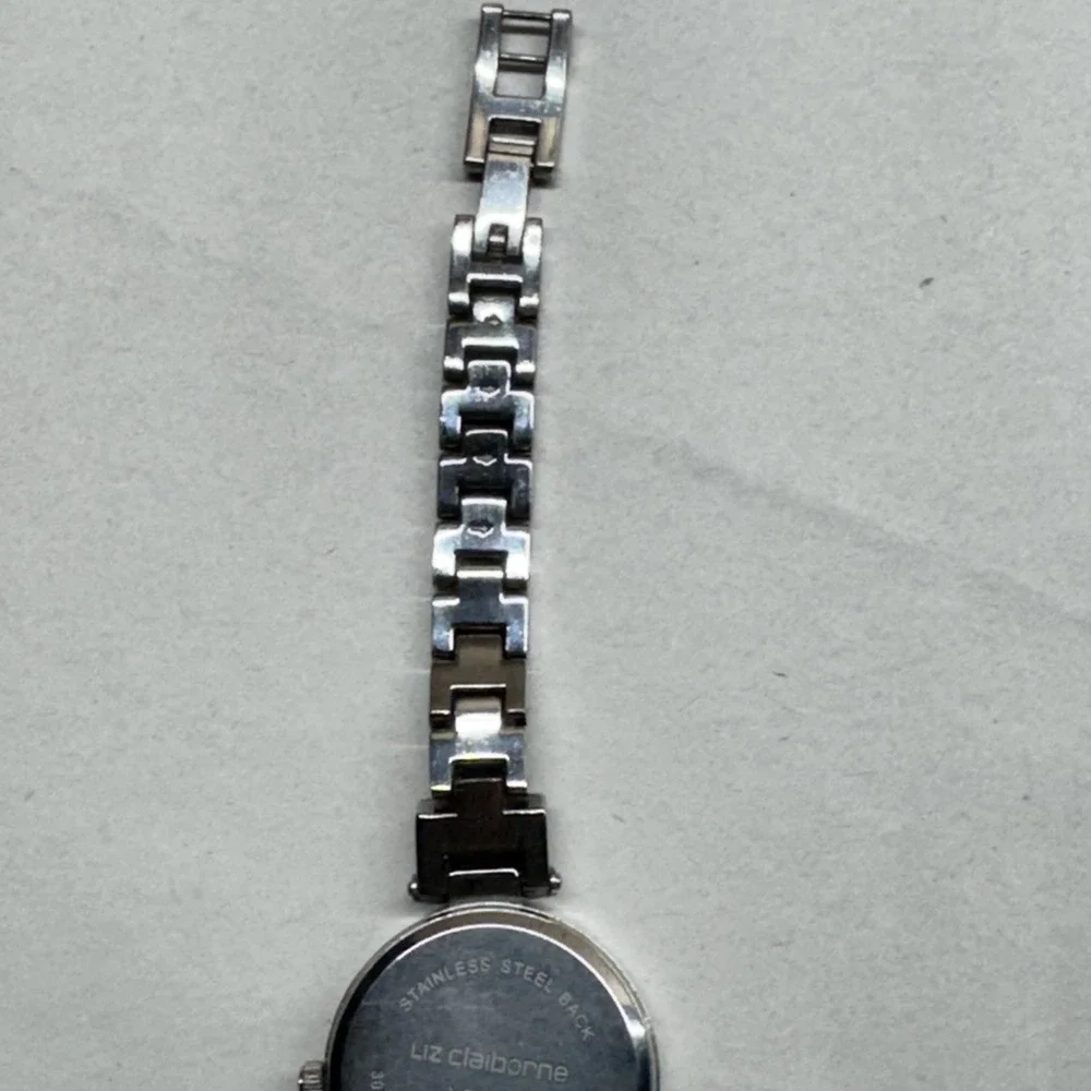 Liz‎ Claiborne LC1135 Silver tone Watch Crystal Dial Japan Movement